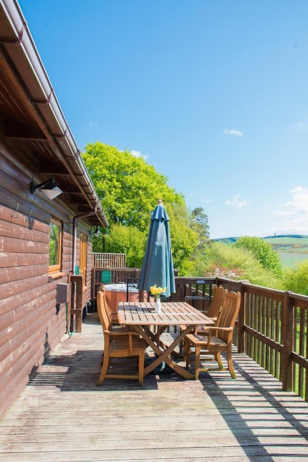 Douglas Fir Lodge With Hot Tub Near Cupar Fife Luthrie 외부 사진
