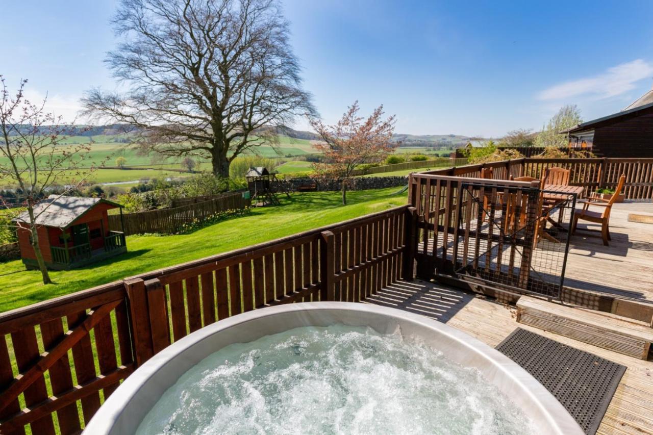 Douglas Fir Lodge With Hot Tub Near Cupar Fife Luthrie 외부 사진