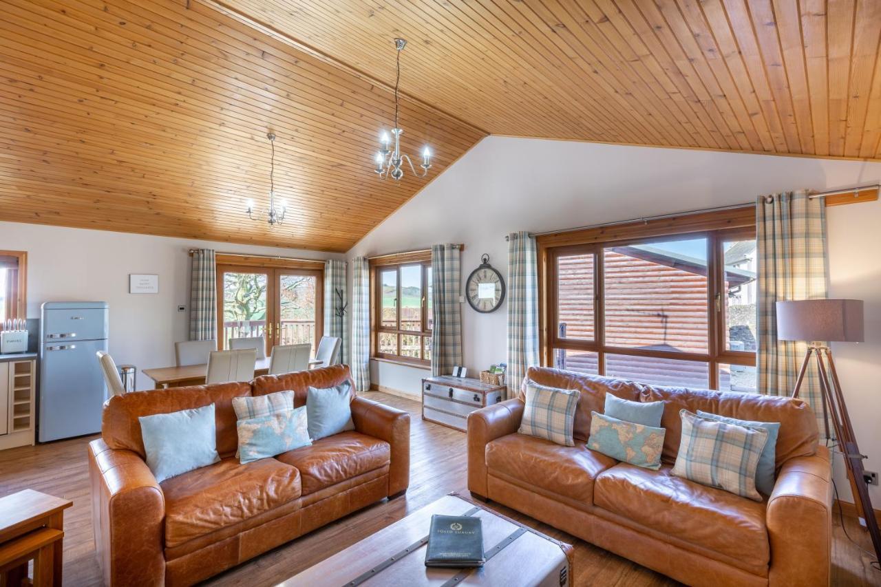 Douglas Fir Lodge With Hot Tub Near Cupar Fife Luthrie 외부 사진