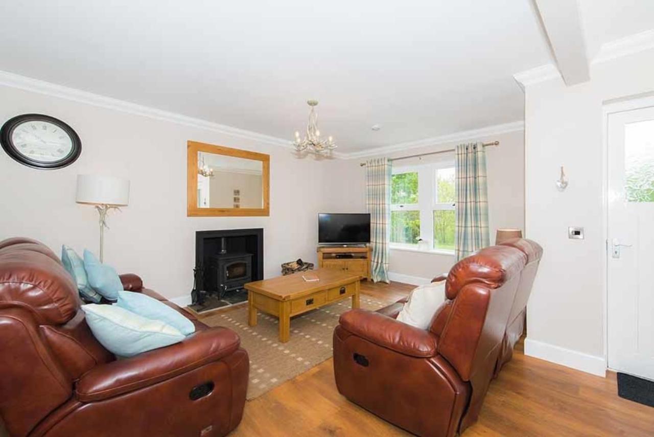 Douglas Fir Lodge With Hot Tub Near Cupar Fife Luthrie 외부 사진