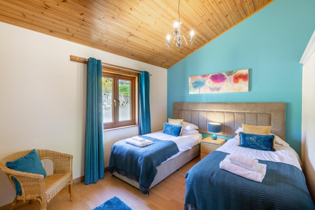 Douglas Fir Lodge With Hot Tub Near Cupar Fife Luthrie 외부 사진