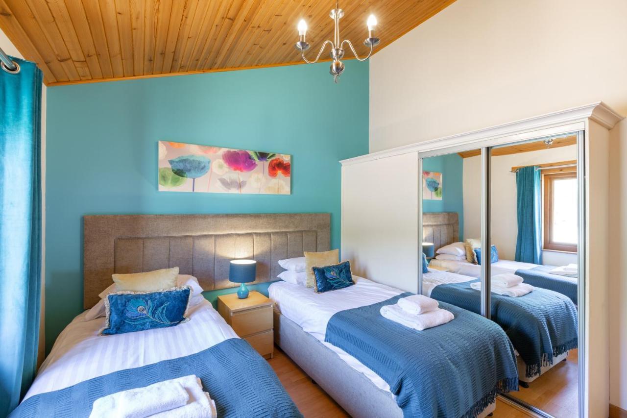 Douglas Fir Lodge With Hot Tub Near Cupar Fife Luthrie 외부 사진