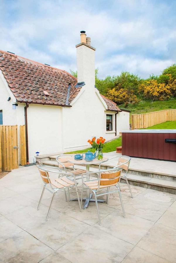Douglas Fir Lodge With Hot Tub Near Cupar Fife Luthrie 외부 사진